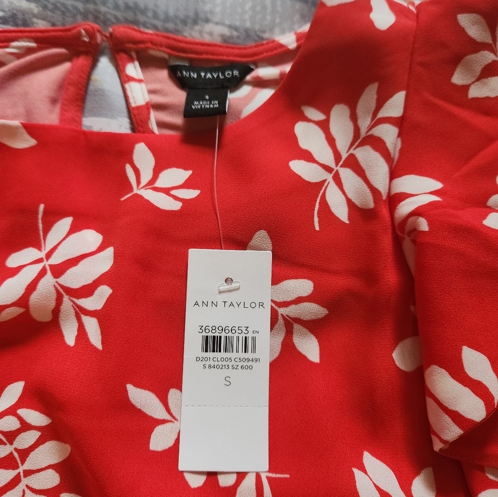 Ann Taylor Ruffle Sleeve Top - Picture 6 of 6